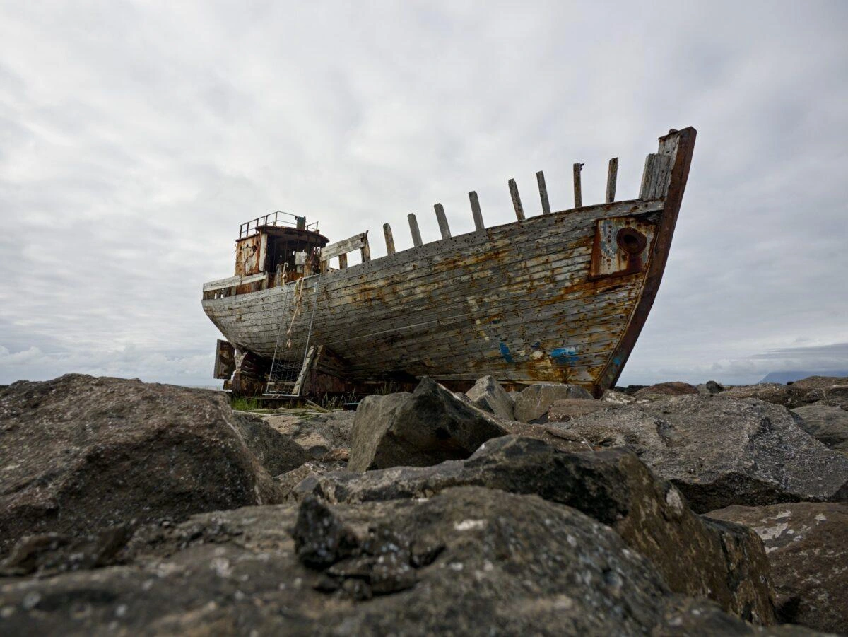 Höfrungur AK 91, a drydocked, decayed fishing boat